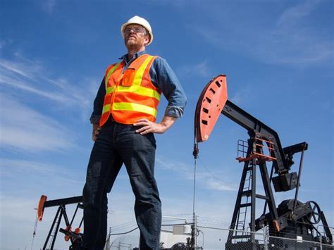 Oil jobs are about to make a major comeback - Canadian International ...