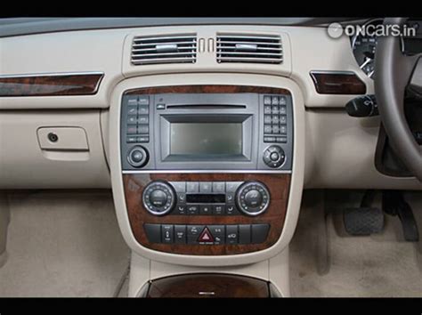 Mercedes Benz R350 Interior