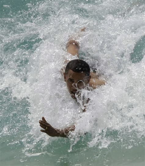 Obama Bodysurfs In Hawaii (PHOTOS) | HuffPost Latest News