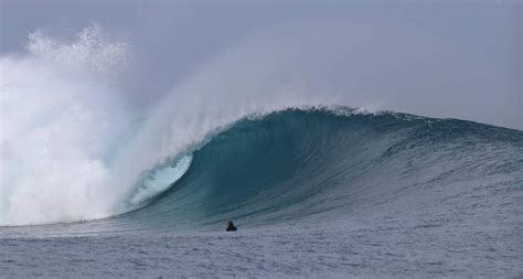 One of the Greatest Waves in the Maldives is Under Serious Threat - Save The Waves