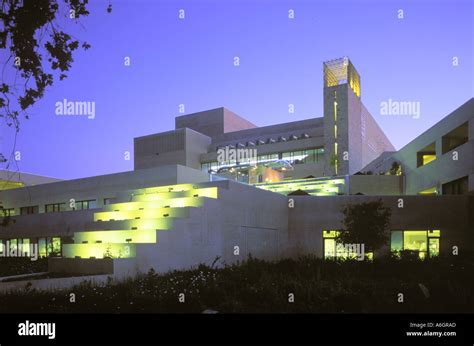 Thousand oaks civic arts plaza hi-res stock photography and images - Alamy