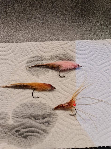 My first attempt at tying flies : flytying