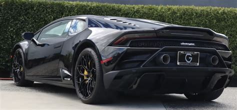 Lamborghini Huracan Black | Fueled Exotic Rentals