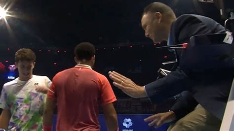 Tennis stars change ends MID-GAME in bizarre never-before-seen blunder ...