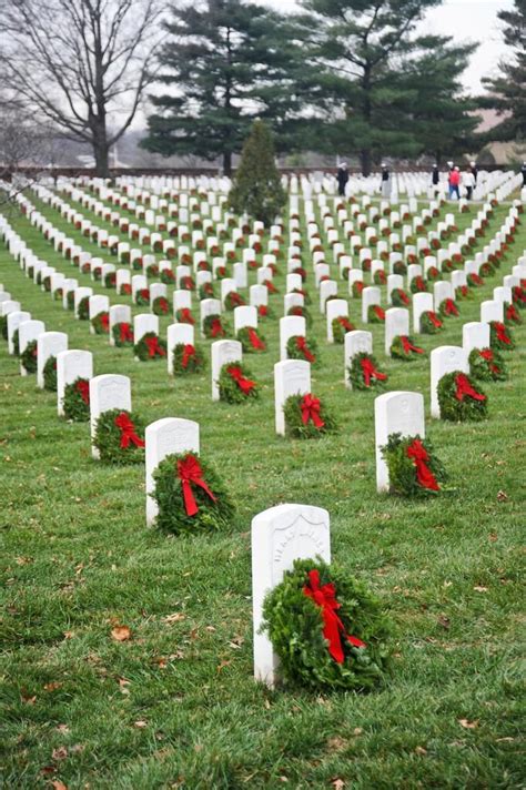 √ Fort Custer National Cemetery Wreaths Across America - Va Navy USA