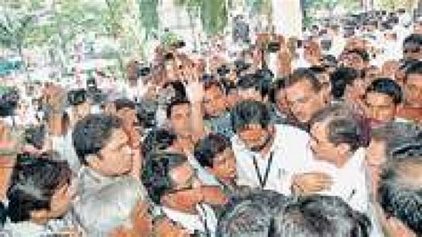 Rahul lends a patient ear to Surat diamond workers