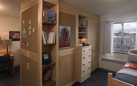 Sadler Hall SU Split Double, Hayner Hoyt | Dorm sweet dorm, Dream rooms, Locker storage