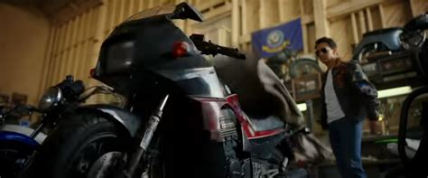 JNC THEATER: Tom Cruise uncovers his old Kawasaki Ninja in Top Gun ...