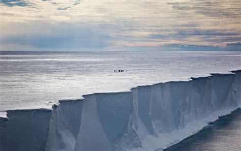 Diving Scientists Report Big Changes beneath Antarctic Ice Shelf ...