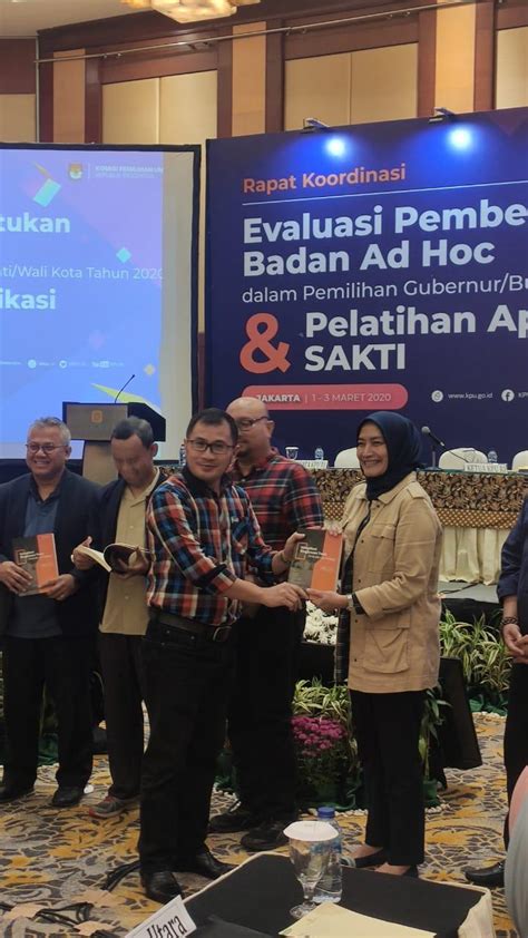 Dua Alumni Program Pemilu S2 Unsrat Terpilih Tesis Terbaik - MANADOSIANA