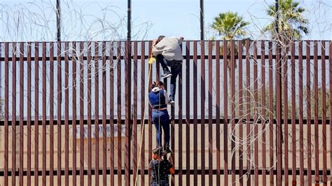 Southern Border Wall : r/politics