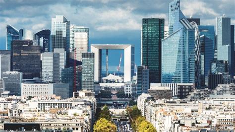 As torres adormecidas do La Défense de Paris, o maior bairro de ...