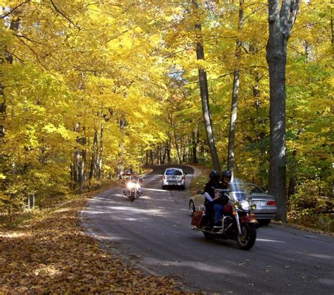 Things To Do In Fall: Wisconsin Fall Foliage Scenic Drives