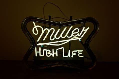 Vintage Miller High Life Neon Beer Sign | EBTH