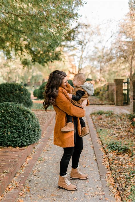 BLACK AND TAN FAMILY PHOTO OUTFIT IDEAS — Me and Mr. Jones