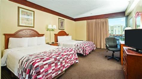 Last Minute Discount at Red Roof Inn & Suites Newark | HotelCoupons.com