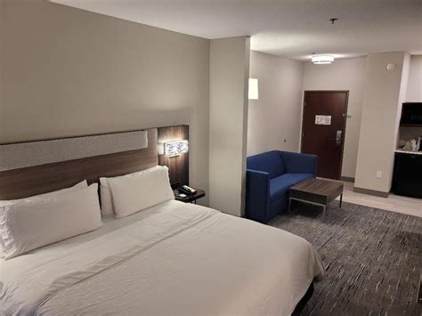 Holiday Inn Express & Suites Starkville, an IHG Hotel Starkville ...