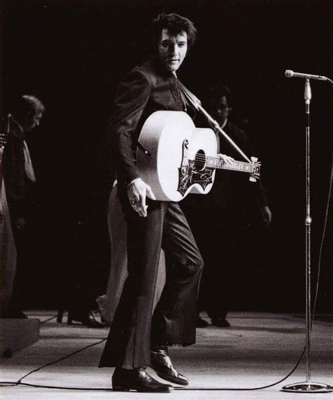 Elvis Presley 1969 | Elvis presley concerts, Elvis presley pictures, Elvis presley