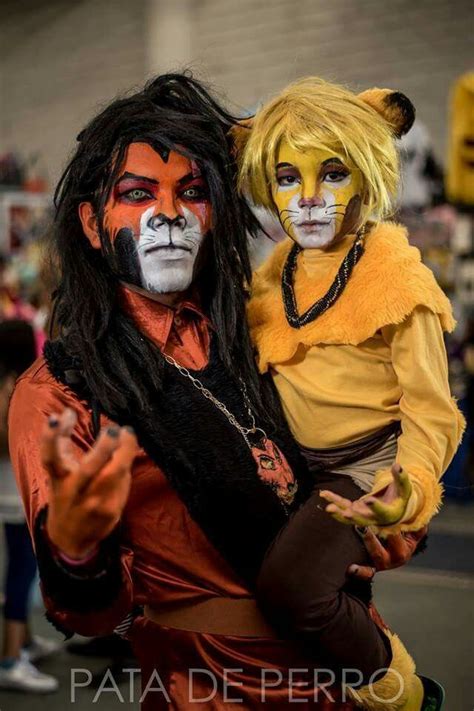 Scar and Simba from the lion king Cosplayer: Jessvlad Photographer: El Pata de Perro Oax. | Lion ...