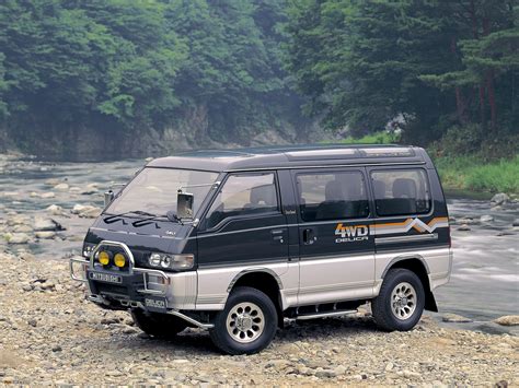 Mitsubishi 4WD Delica "star wagon" | Delica van, Toyota van, Expedition ...