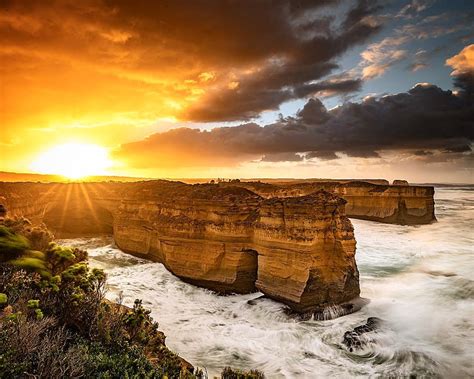 Crazy sunrise on the Great Ocean Road [961x769]. [OC] : r/EarthPorn