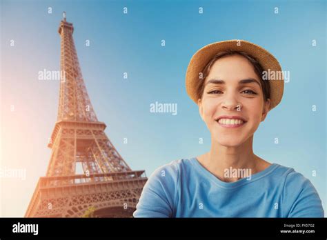 Young tourist eiffel tower hi-res stock photography and images - Alamy