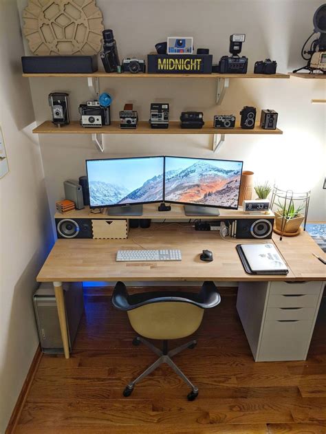 Pin by Zia Zek on house | Home office setup, Home room design, Home office design