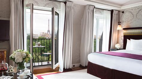 Eiffel Junior Suite | La Réserve Hotel & Spa Paris