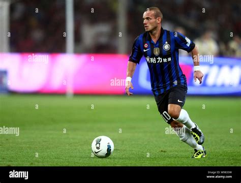 Wesley Sneijder of Inter Milan dribbles during the Italian Super Cup 2011 match against AC Milan ...