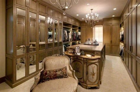 Luxury Walk-in Closets