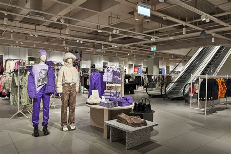 H&M Opens Today With New Home Concept At Angel Central - Angel Central