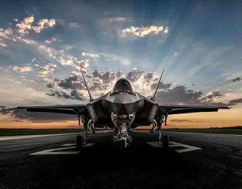 500+ Fighter Jet Pictures | Download Free Images on Unsplash