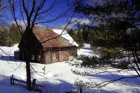 L'hiver à la campagne par JP Lebrun Hamel, Barns, North America, Cool Photos, Travel Photography ...