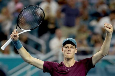 Jannik Sinner downs Carlos Alcaraz to set up Miami Open final with ...