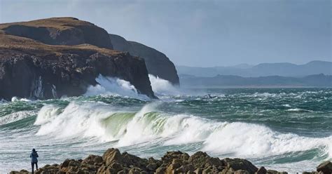 Ireland weather: First storm of the year likely as 'cyclone centres' are possible, Met Eireann ...