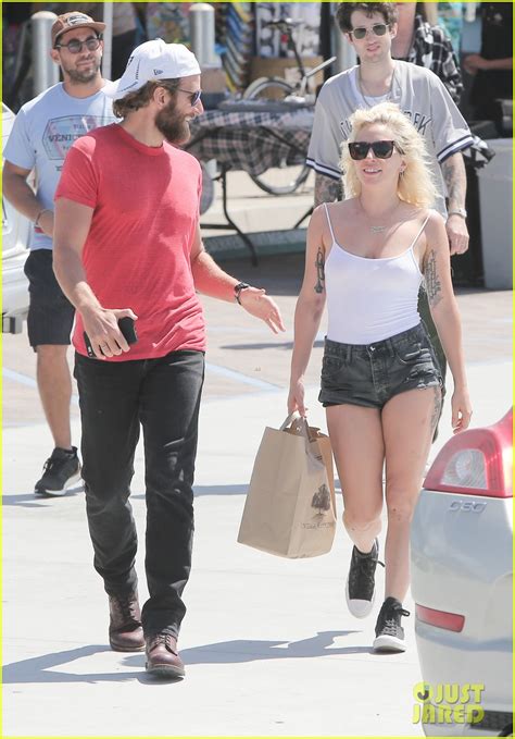 Lady Gaga & Bradley Cooper Shop Malibu's Vintage Grocers: Photo 3749481 ...