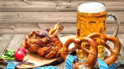 Six Things You Have To Eat At Oktoberfest - Stoke Travel