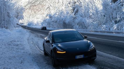 Tesla Cold Weather Charging Guide - Kelley Blue Book