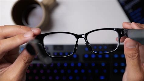 Razer Anzu: a CLEAN approach to Smart Glasses! (video)