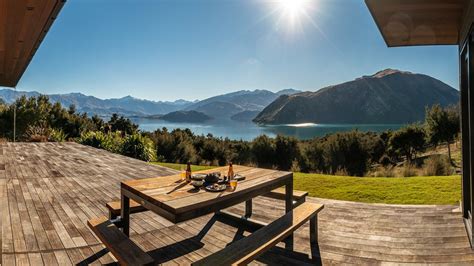 Breathtaking, unimpeded views of Lake Wanaka & the Southern Alps, 3 bed/3 bath. UPDATED 2023 ...