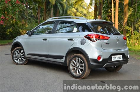 Hyundai i20 Active Diesel rear quarter Review