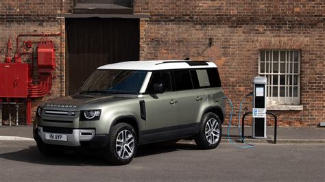 LAND ROVER OPENS BOOKINGS FOR DEFENDER PLUG-IN HYBRID IN INDIA