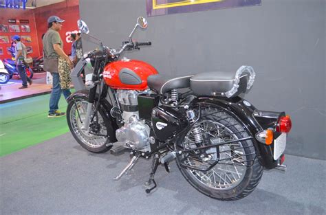 Royal Enfield Classic 350 Redditch Red rear three quarters at the Nepal Auto Show 2017