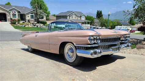 Ride Like Elvis Presley in This Pink 1959 Cadillac DeVille - autoevolution