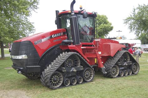 Case IH Steiger Rowtrac Tractors Fight Compaction, Offer Versatility