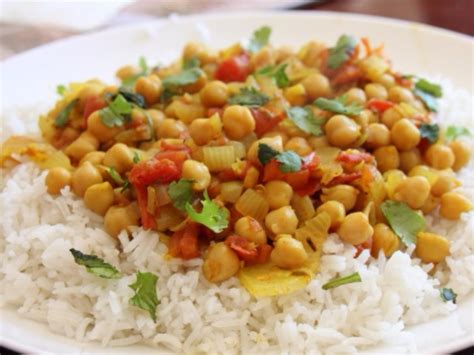 Chana Masala Recipe and Nutrition - Eat This Much