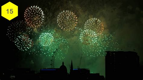 25 stunning photos of fireworks in London – Bonfire Night in London ...