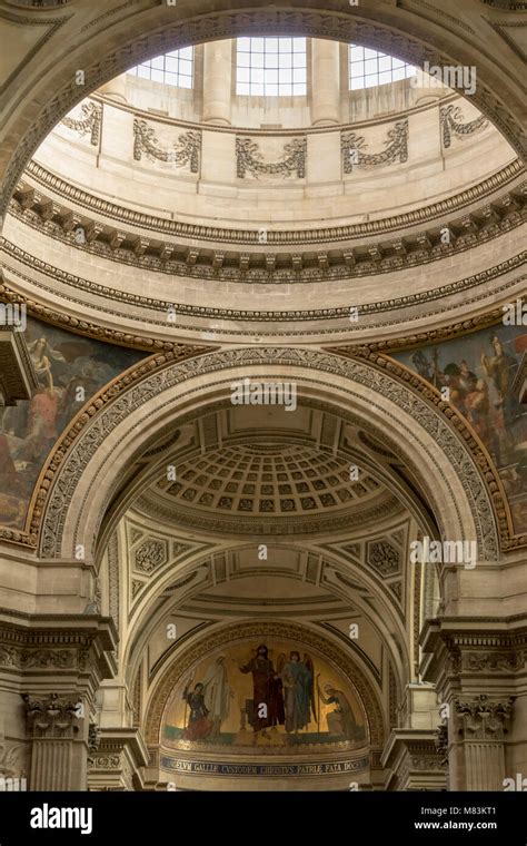 Interior pantheon paris hi-res stock photography and images - Alamy