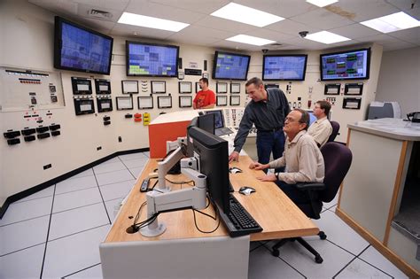 Advanced Test Reactor control room simulator | Operators at … | Flickr