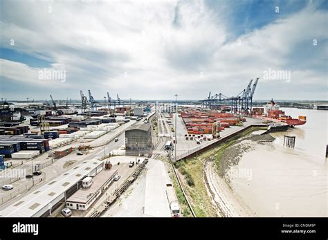 Tilbury port hi-res stock photography and images - Alamy